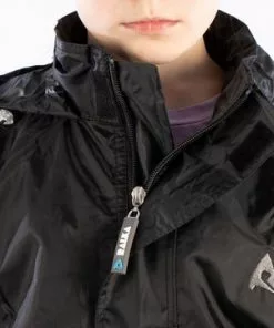 Aanbiedingen 🔥 Ralka Regenjack - Junior - Zwart - 128 ⭐ -Kamperen-outdoor Verkoopwinkel 550x361 1