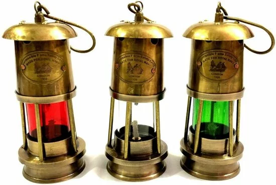 Beste deal π Creera Mijnwerkerslamp Set Van 3 - Mijnlamp Scheepslantaarn Koper | Scheepslamp | Olielamp | Stormlamp | Antiek | Scheepsverlichting | Lantaarn | Vintage | Decoratie | Maritiem | Zeevaart | Nautisch | Schip | Windlamp | Boot | Scheepvaart | Stormlantaarn β¨ 5 Beste deal π Creera Mijnwerkerslamp Set Van 3 - Mijnlamp Scheepslantaarn Koper | Scheepslamp | Olielamp | Stormlamp | Antiek | Scheepsverlichting | Lantaarn | Vintage | Decoratie | Maritiem | Zeevaart | Nautisch | Schip | Windlamp | Boot | Scheepvaart | Stormlantaarn β¨ - Afbeelding 5