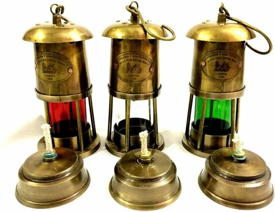 Beste deal π Creera Mijnwerkerslamp Set Van 3 - Mijnlamp Scheepslantaarn Koper | Scheepslamp | Olielamp | Stormlamp | Antiek | Scheepsverlichting | Lantaarn | Vintage | Decoratie | Maritiem | Zeevaart | Nautisch | Schip | Windlamp | Boot | Scheepvaart | Stormlantaarn β¨ 3 Beste deal π Creera Mijnwerkerslamp Set Van 3 - Mijnlamp Scheepslantaarn Koper | Scheepslamp | Olielamp | Stormlamp | Antiek | Scheepsverlichting | Lantaarn | Vintage | Decoratie | Maritiem | Zeevaart | Nautisch | Schip | Windlamp | Boot | Scheepvaart | Stormlantaarn β¨ - Afbeelding 3