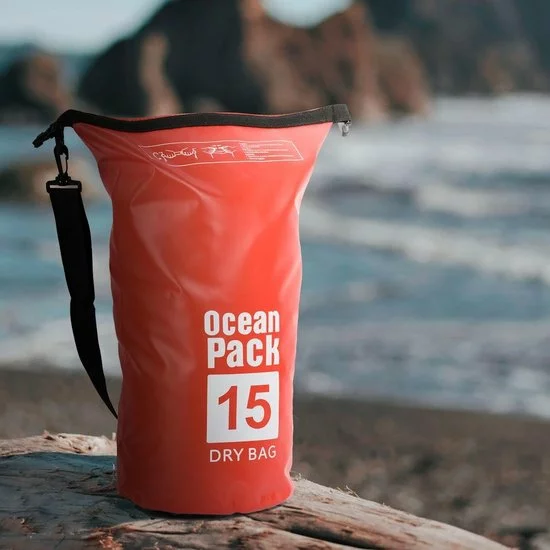 Aanbiedingen 🤩 Merkloos Decopatent® Waterdichte Tas - Dry Bag - 15L - Ocean Pack - Dry Sack - Survival Outdoor Rugzak - Drybags - Boottas - Zeiltas - Rood ✨ 5 Aanbiedingen 🤩 Merkloos Decopatent® Waterdichte Tas - Dry Bag - 15L - Ocean Pack - Dry Sack - Survival Outdoor Rugzak - Drybags - Boottas - Zeiltas - Rood ✨ - Afbeelding 5