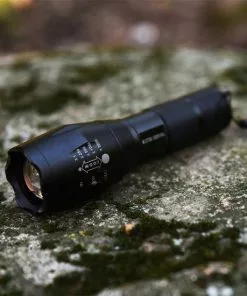 Beste Pirce π SHOP-STORY Ultra Krachtige Tactische Zaklamp - XML T6 - 13.5 X 3.5 X 3.2 CM - 3 AAA Batterijen Meegeleverd. π 5 Beste Pirce π SHOP-STORY Ultra Krachtige Tactische Zaklamp - XML T6 - 13.5 X 3.5 X 3.2 CM - 3 AAA Batterijen Meegeleverd. π -Kamperen-outdoor Verkoopwinkel 550x550 509